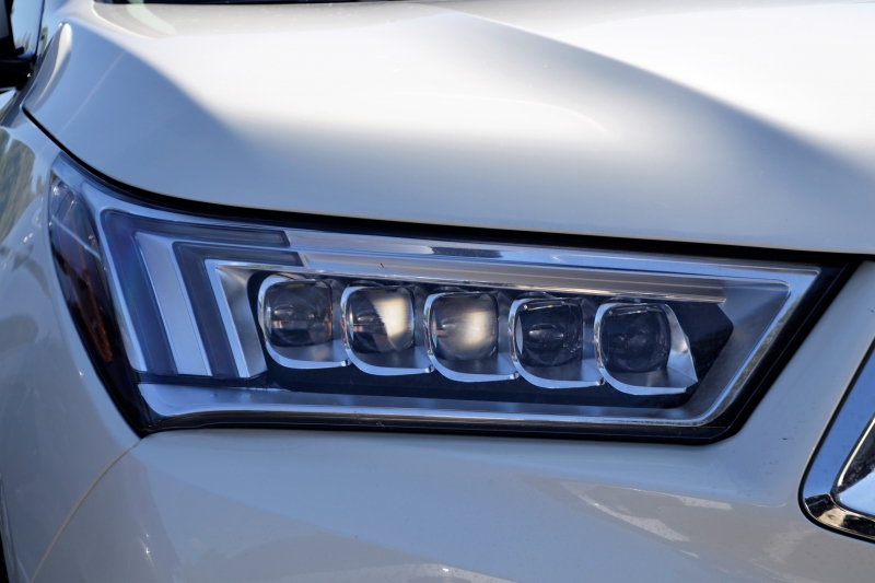 concession-AIGUINES-min_acura-headlamp-2834131